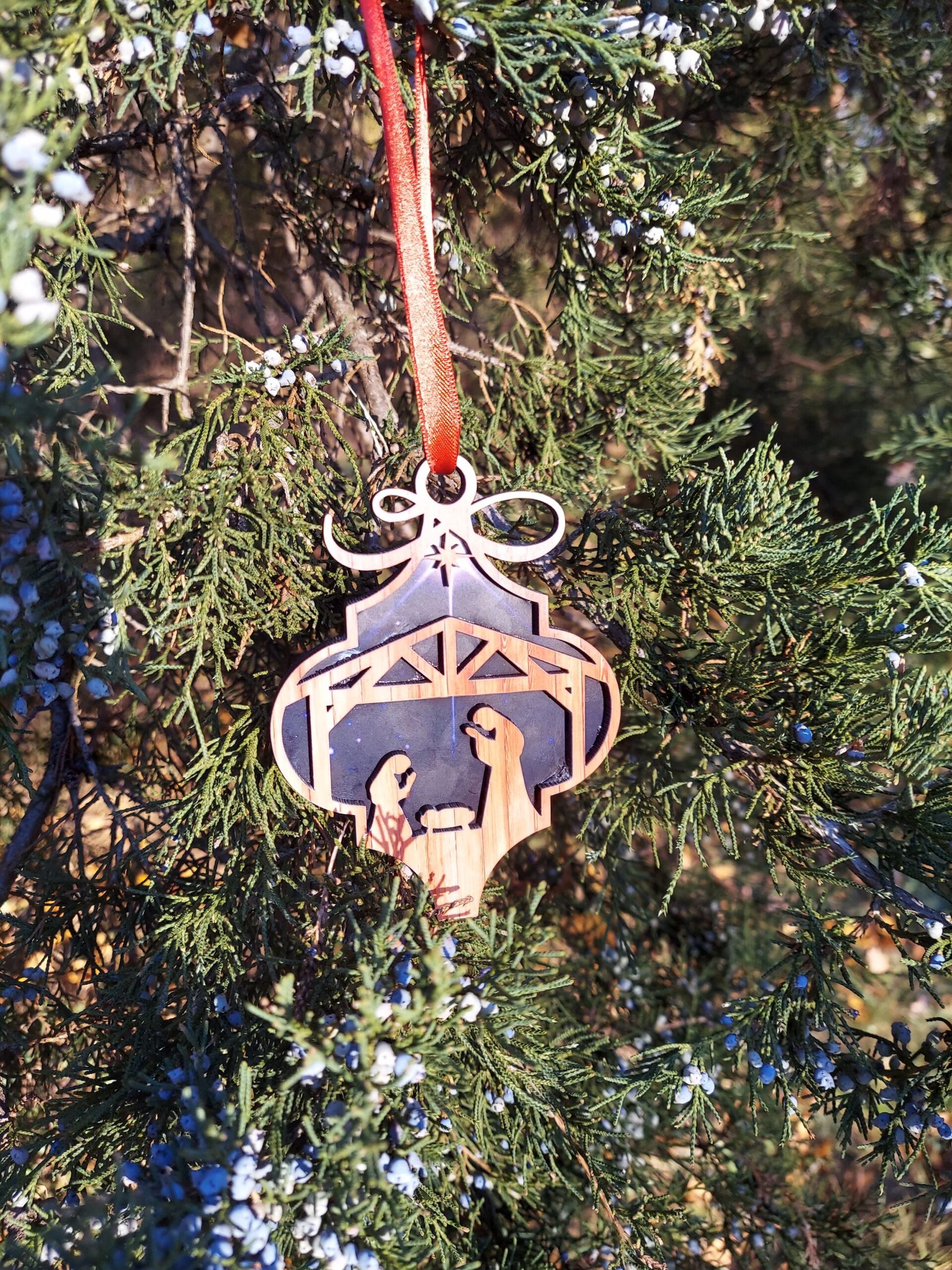 Layered Holy Family Nativity Ornament – Mary, Joseph & Baby Jesus Christmas Decoration 8 2D Nativity Ornament